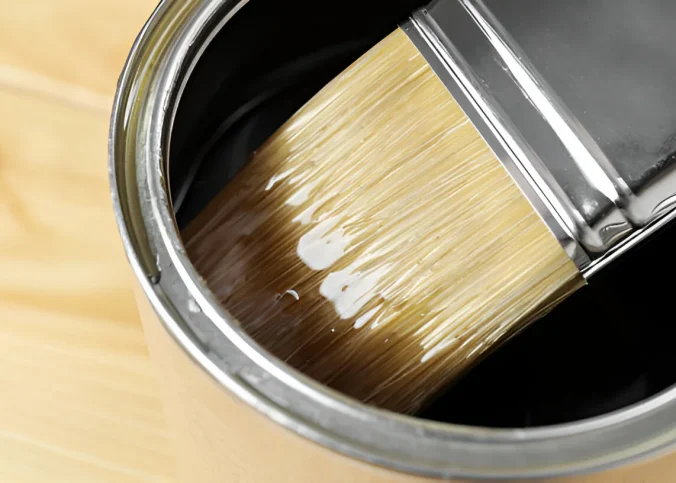 O papel dos vernizes hidrofugantes na proteção de superfícies